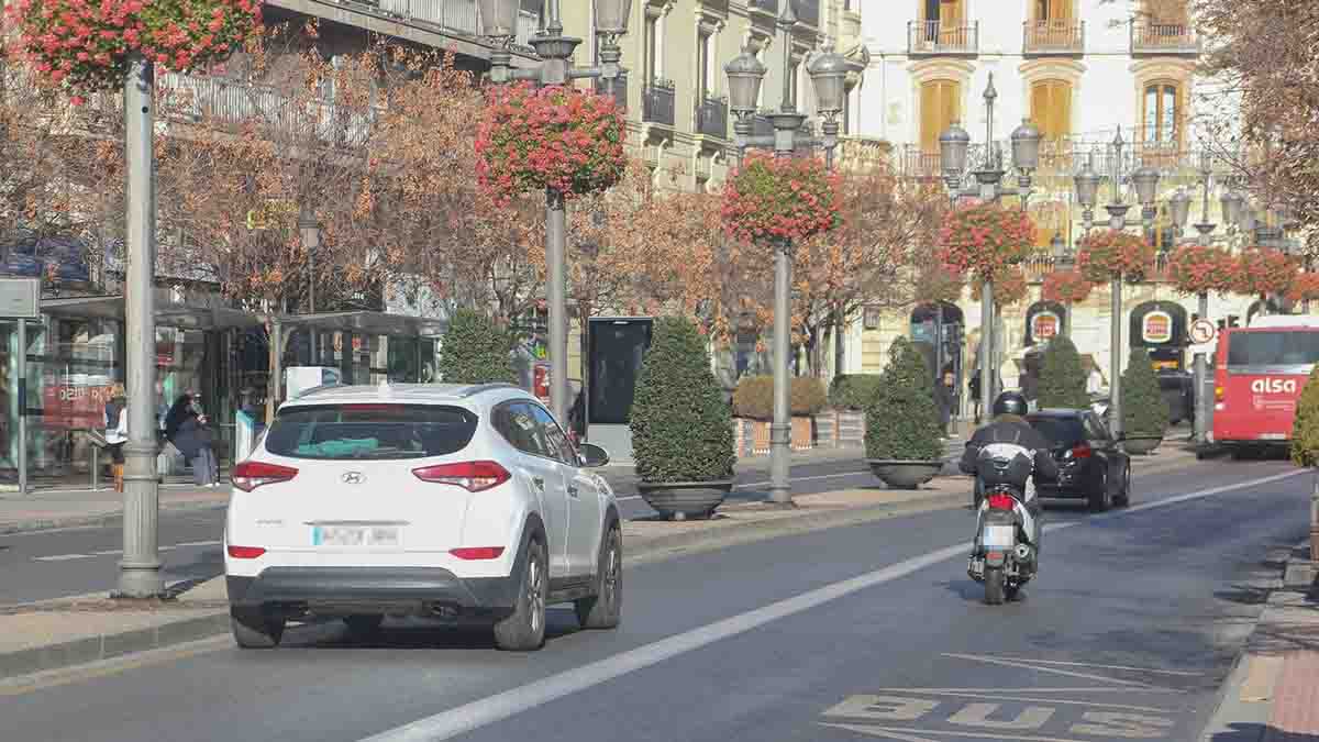 El PSOE exige la paralización de la zona de baja emisiones de Granada por ineficaz y excluyente